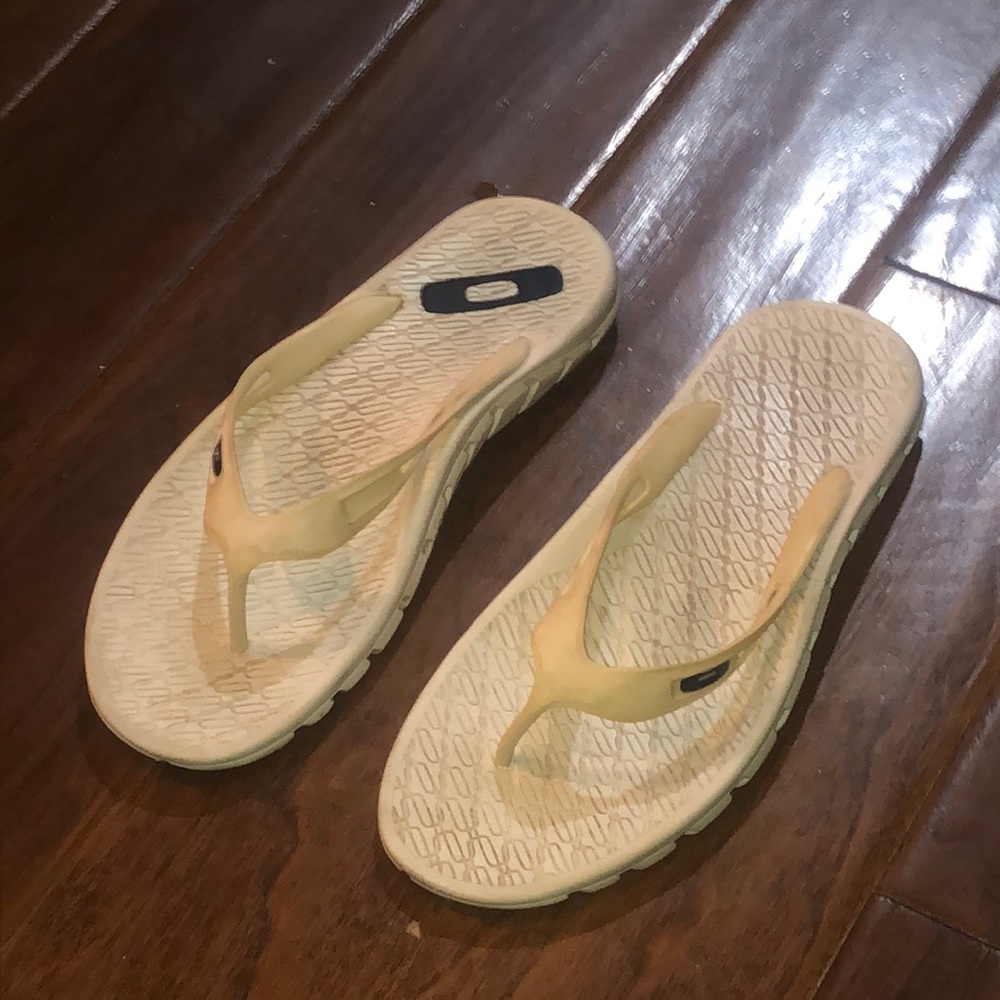 Oakley flip flops